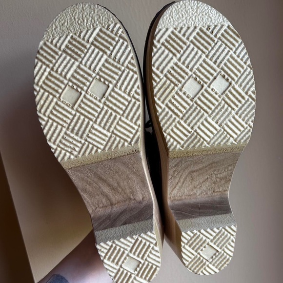 Sven Tan Laceup Clogs - Picture 4 of 9